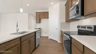 421 Thistle Meadow Lane, Aberdeen, NC 28315 – photo 6: Kitchen