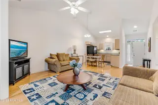 5052 Wyncie Wynd, Southport, NC 28461 — 2-bedroom townhome in South Harbour Village, Southport, NC, photo 10 of 44: 5052 Wyncie Wynd-12