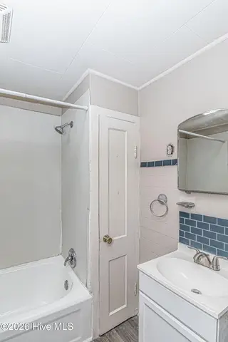 909 E 4th Street, Goldsboro, NC 27534 – photo 10: IMG_3422