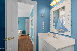 201 Shipwreck Lane, Emerald Isle, NC 28594 – photo 15: bath room 2nd floor