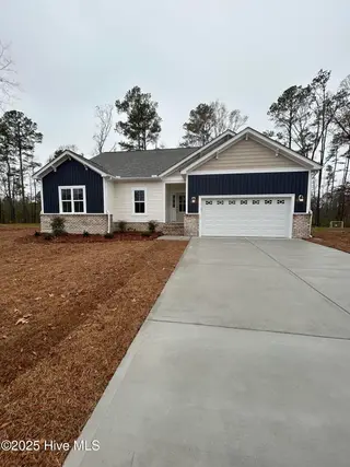 2410 Starling Lane, New Bern, NC 28562 – photo 1: Exterior