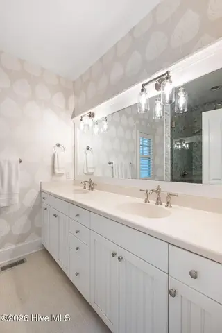 17 Sabal Palm Trail, Bald Head Island, NC 28461 — 5-bedroom home in BHI (Bald Head Island), Bald Head Island, NC, photo 22 of 42: images-28