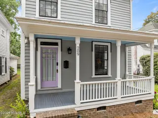 209 E Main Street, Washington, NC 27889 – photo 3: Front Porch