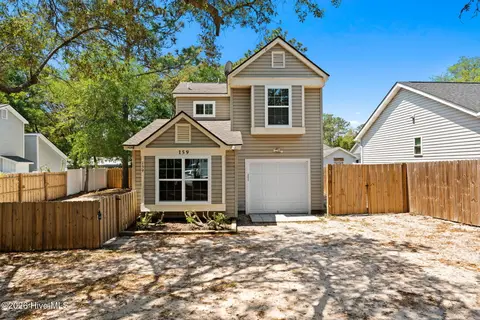 159 NW 9th St, Oak Island