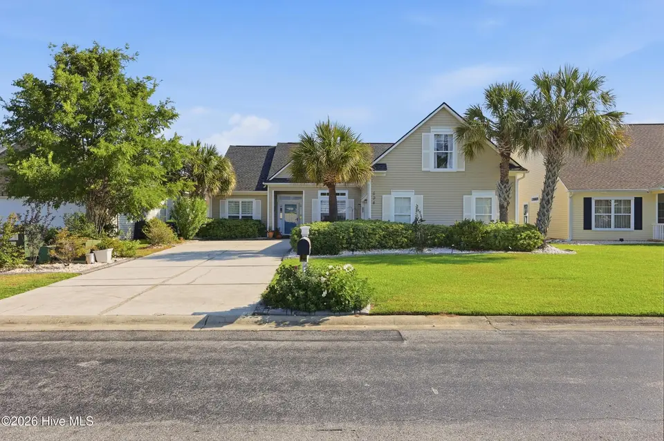 694 Meadowbrook Lane NW, Calabash, NC 28467 – photo 1 of 48
