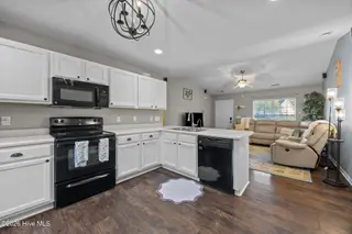 8593 Heirloom Drive NE, Leland, NC 28451 – photo 7: 49-web-or-mls-IMG_2830