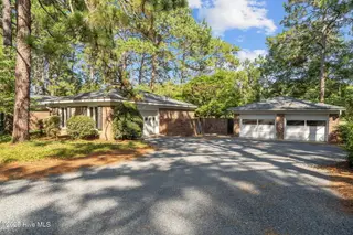 525 Fairway Drive, Southern Pines, NC 28387 – photo 4: 525 Fairway Drive