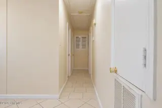 126 Dare Drive, New Bern, NC 28560 – photo 13: Hallway