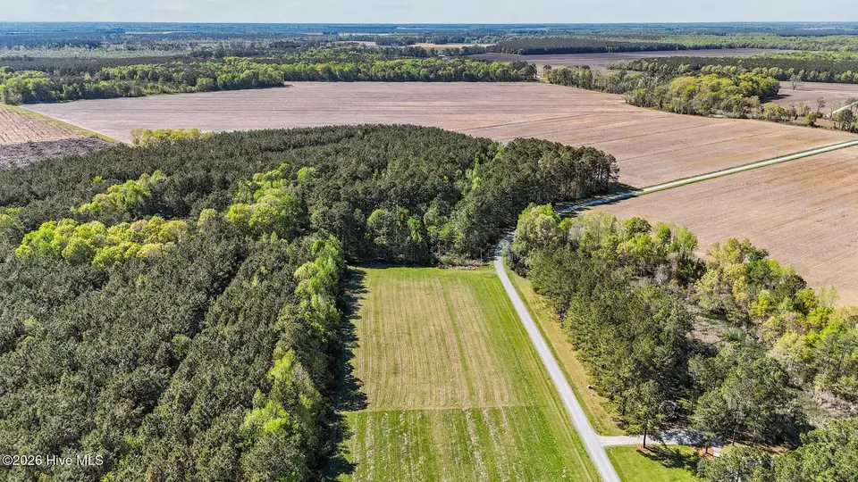 646 N Creek Drive, Belhaven, NC 27810 – photo 1 of 18: 3-web-or-mls-DJI_20250409155105_0636_D