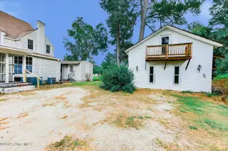 221 W Main Street, Wallace, NC 28466 — 4-bedroom home, Wallace, NC, photo 3 of 26: 3408961a-6cfc-4b40-a76e-ca2d2ea6cd96-thu
