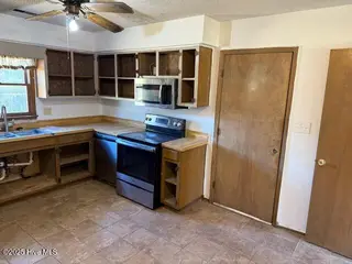 20 Chattawka Drive, Havelock, NC 28532 — 3-bedroom home in Greenfield Heights, Havelock, NC, photo 3 of 20: Kitchen View 2