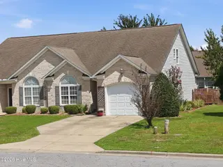 2205 Dovedale Drive B, Greenville, NC 27834 – photo 4: 15-web-or-mls-DJI_20260819142453_0056_D