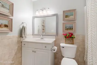 203 Brandywine Place Drive, Morehead City, NC 28557 – photo 22: Bathroom 2