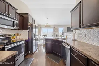 446 Meadowlark Drive, Winterville, NC 28590 – photo 12: kitchen