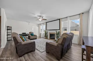 806 Tuscarora Trail, Jacksonville, NC 28546 – photo 3: 8_living room
