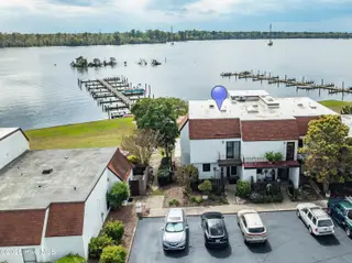 110 S Washington Harbor, Washington, NC 27889 — 3-bedroom townhome in Washington Harbour, Washington, NC, photo 3 of 27