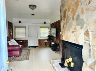 1210 Meadowood Drive, Kinston, NC 28501 – photo 9: Sunroom/bonus room