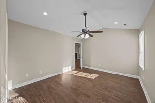 136 Leonard Drive, New Bern, NC 28560 – photo 24: 24-web-or-mls-0C0A1297