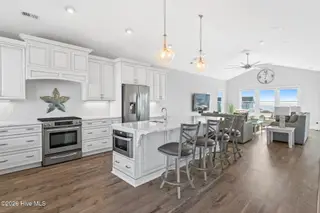 392 Ocean Boulevard W, Holden Beach, NC 28462 – photo 10: 392 Ocean Blvd West