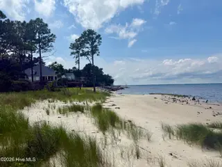 558 Sandy Point Drive, Beaufort, NC 28516 – photo 12: Left side view