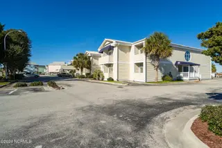 602 W Fort Macon Road 139, Atlantic Beach, NC 28512 – photo 17: palm-suites-23