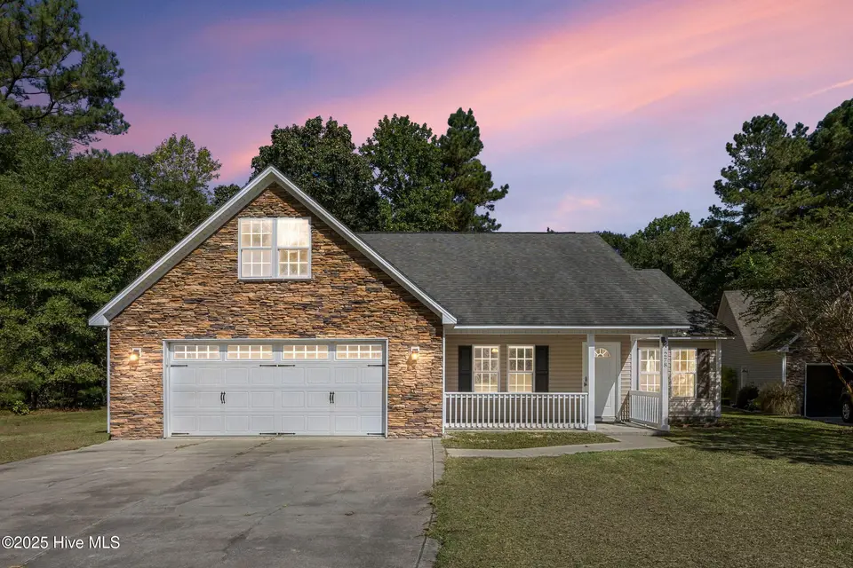 278 Blue Creek Farms Drive, Jacksonville, NC 28540 – photo 1 of 47: 1_virtual twilight