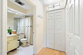 2203 Jumpin Run Drive, Wilmington, NC 28403 – photo 18: 08masterbath
