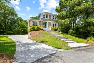 9804 Heath Place, Emerald Isle, NC 28594 – photo 2: House - Front (B)