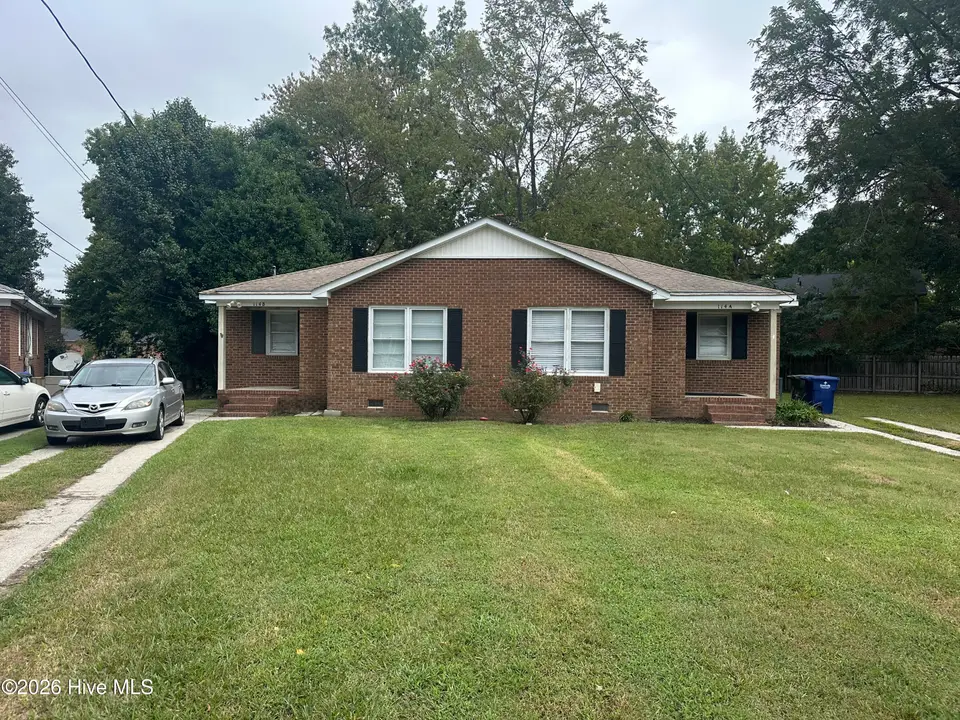 114 N Meade Street A&B, Greenville, NC 27858 — 6-bedroom home in University, Greenville, NC, photo 1 of 1: IMG_9529 (3)