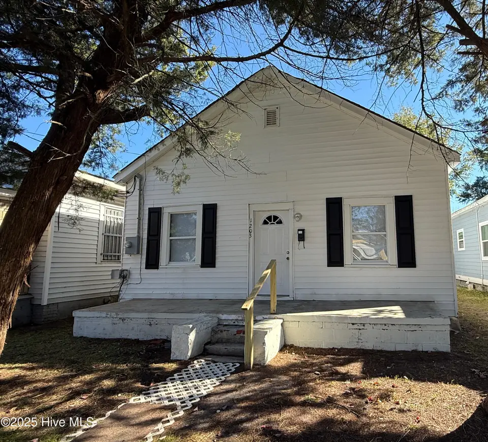 1203 S 8th Street, Wilmington, NC 28401 – photo 1 of 1: IMG_3734 - Edited