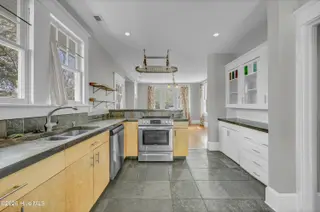1321 Chestnut Street, Wilmington, NC 28401 – photo 8: 008_img_0919_411