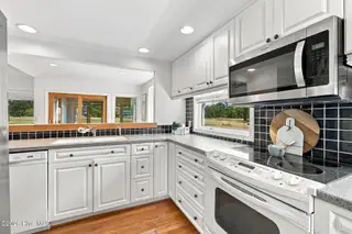 107 Egret Court, Hampstead, NC 28443 — 3-bedroom townhome in Olde Point Villas, Hampstead, NC, photo 18 of 48: 14-web-or-mls-IMG_5012
