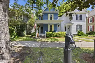 612 W Main Street, Elizabeth City, NC 27909 – photo 1: 612 W Main front hitching post