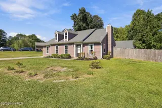 530 Shadowridge Road, Jacksonville, NC 28546 — 4-bedroom home in Brynn Marr, Jacksonville, NC, photo 2 of 32: shadow-3
