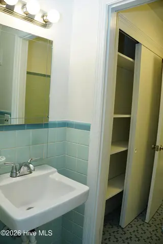 1215 N Respess Street, Washington, NC 27889 — 3-bedroom home, Washington, NC, photo 12 of 17: DSC01366