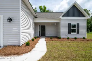 303 Ramonas Lake Court, New Bern, NC 28560 – photo 9: 303 Ramonas Lake Court, New Bern, NC