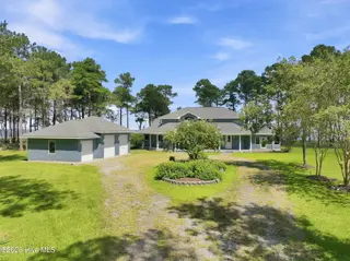 492 Sandy Point Drive, Beaufort, NC 28516 – photo 6: 3-web-or-mls-492 Sandy Point 003