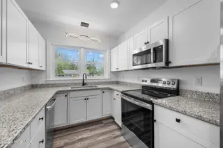 1514 Rhem Avenue, New Bern, NC 28560 – photo 16: 39-web-or-mls-DSC_0133