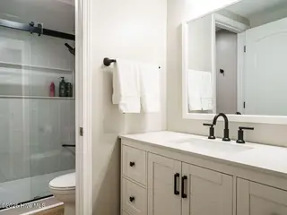 800 St Andrews Drive 260, Pinehurst, NC 28374 – photo 23: 022-1280x960-bathroom