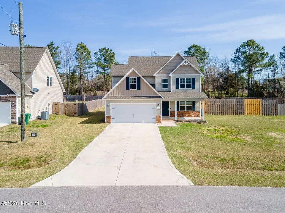 104 Cameo Court, Jacksonville, NC 28540 — 3-bedroom home in Rhodestown Estates, Jacksonville, NC, photo 1 of 49
