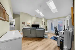 1304 Two Mile Circle E, Wilmington, NC 28405 – photo 20: 24_living room