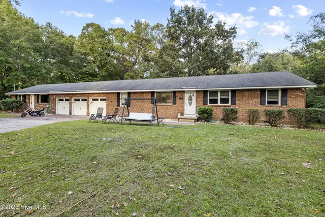 126 Parkertown Road, Hubert, NC 28539