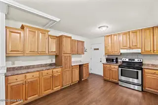 604 Oakwood Avenue, Jacksonville, NC 28546 – photo 11