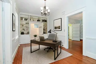 1101 N Market Street, Washington, NC 27889 – photo 22: Staged living room (2)