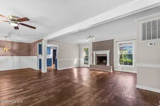 602 Circle Drive, Trent Woods, NC 28562 — 4-bedroom home in Creekwood, Trent Woods, NC, photo 10 of 48: 602 Circle Drive, Trent Woods, NC 28562