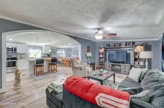 2981 Robin Drive SW, Shallotte, NC 28470 — 3-bedroom manufactured home in Shell Point, Shallotte, NC, photo 4 of 29: 2981RobinEdit-14
