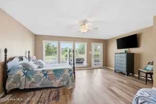 806 Lord Granville Drive, Morehead City, NC 28557 – photo 14: Primary suite first level