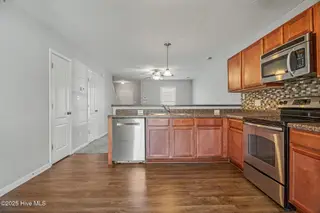 317 Glen Cannon Drive, Jacksonville, NC 28546 – photo 9: DSC_8542