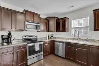 105 Cavalier Drive, Jacksonville, NC 28546 – photo 10: 008_6g8a8854_523