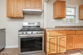 402 Warlick Street, Jacksonville, NC 28540 — 3-bedroom home in Murrill Subdivision, Jacksonville, NC, photo 11 of 46: 402 Warlick-31